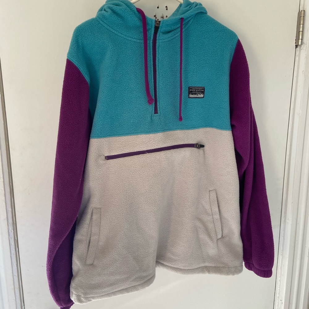 Color blocked Free Nature Pullover